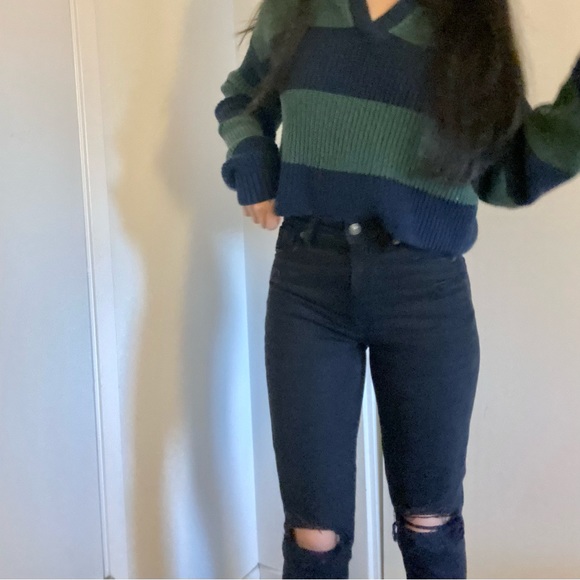 American Eagle Black Distressed Ripped Mom Jeans - Picture 1 of 7